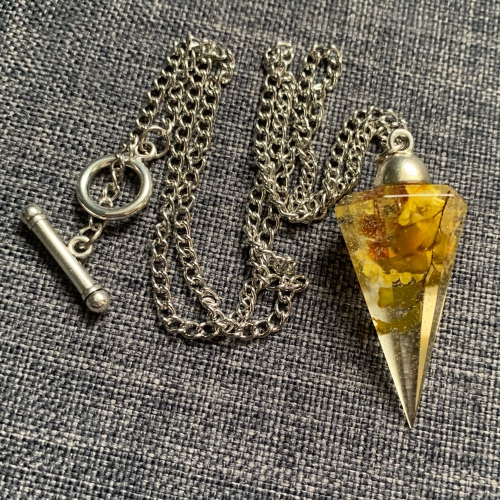 Floral Resin Pendulum Necklace